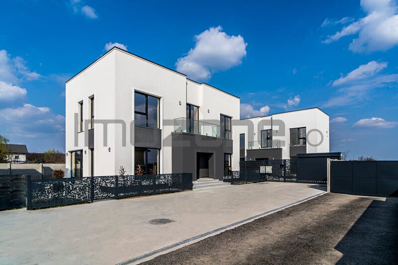 Otopeni, vila individuala, 4 camere, 2 parcari, mutare imediata, comision 0%