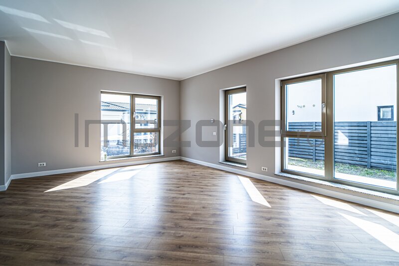 Otopeni, vila individuala, 4 camere, 2 parcari, mutare imediata, comision 0%