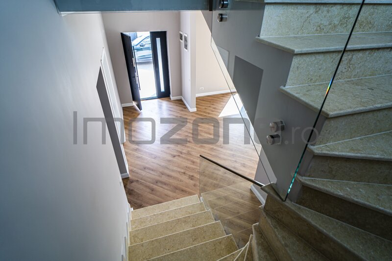 Otopeni, vila individuala, 4 camere, 2 parcari, mutare imediata, comision 0%